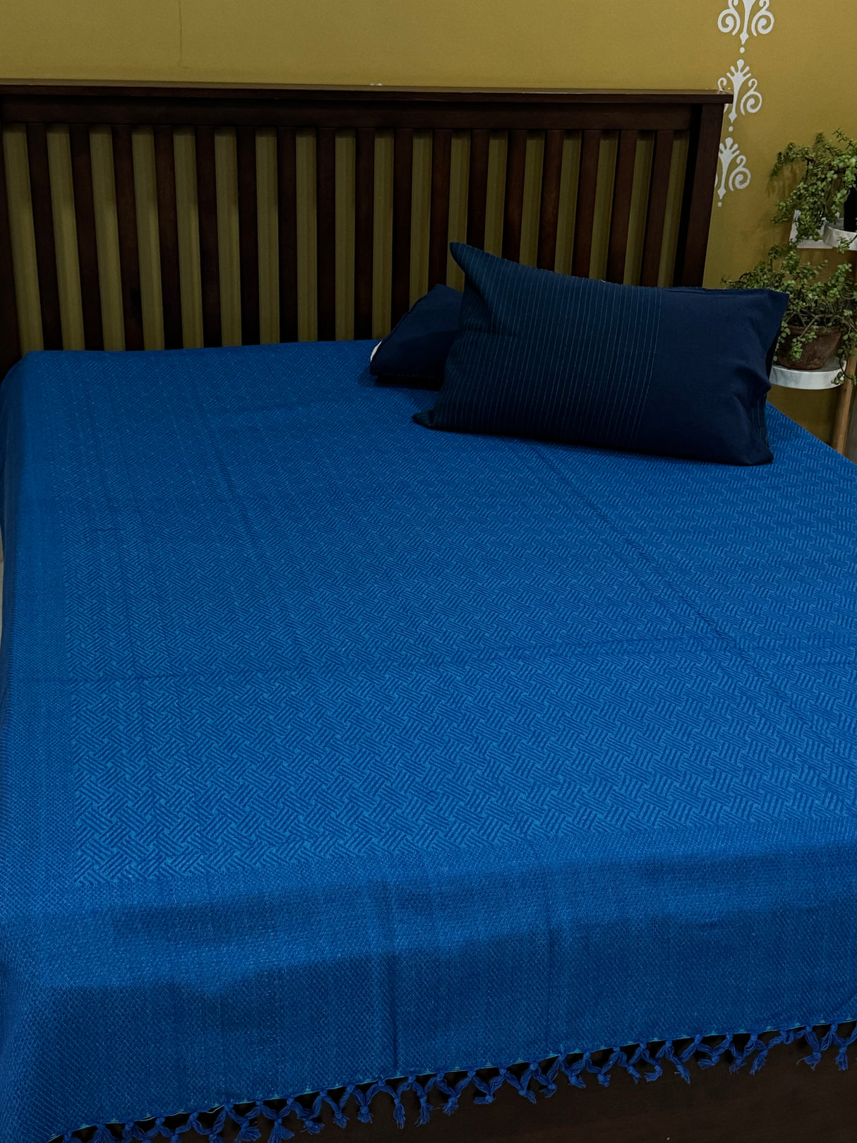 Pure Cotton REVERSIBLE Bedspread with 2 Pillow Cases