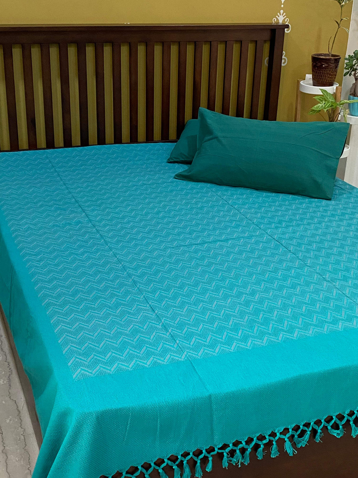 Pure Cotton REVERSIBLE Bedspread with 2 Pillow Cases