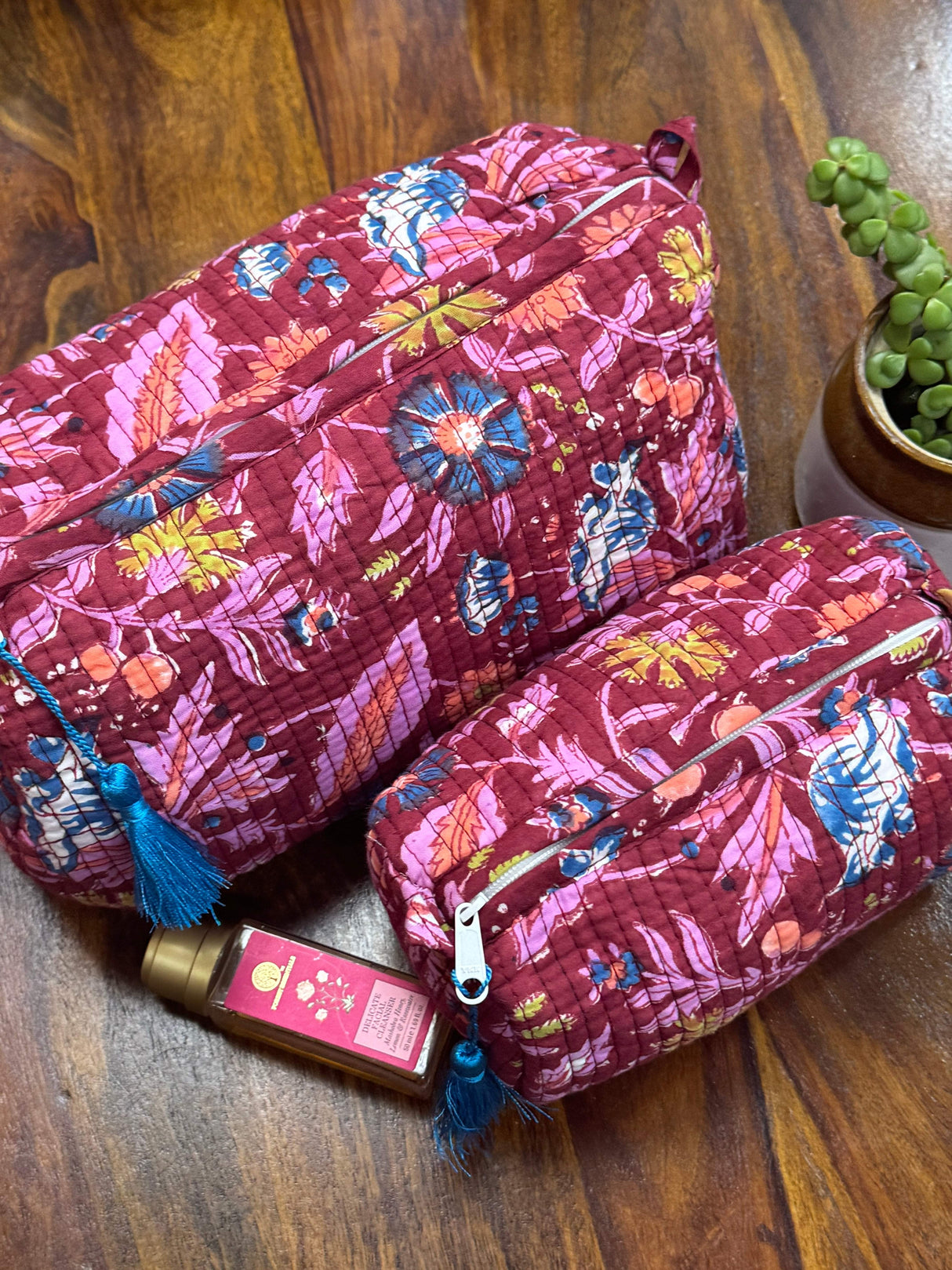 Set of 2 Multipurpose Pouch (large and small)