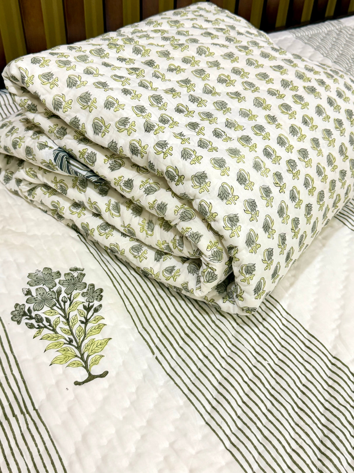 Blockprint Mulmul Reversible Quilt