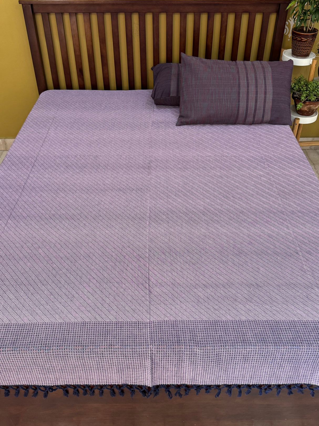 Elegant Mauve REVERSIBLE Bedspread with 2 Pillow Cases
