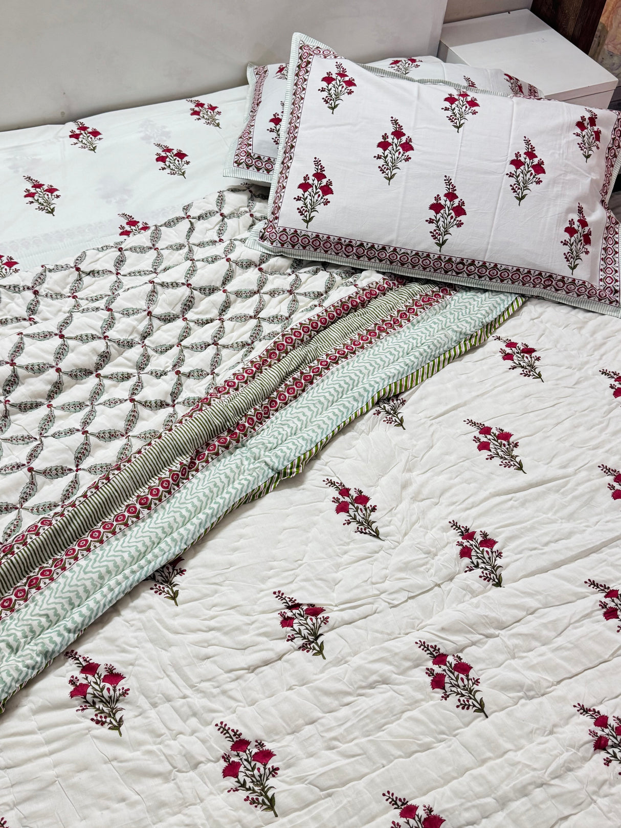 Elegant Blockprint Bedsheet & Quilt Set