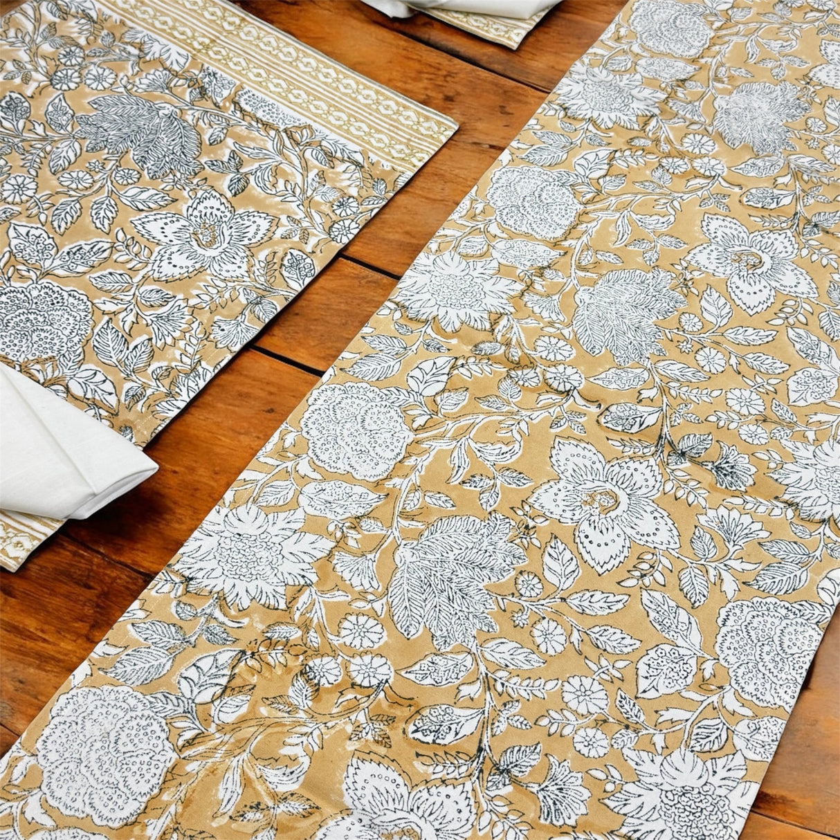 Blockprint Table Runner, Mat & Napkin Set- 6 Seater
