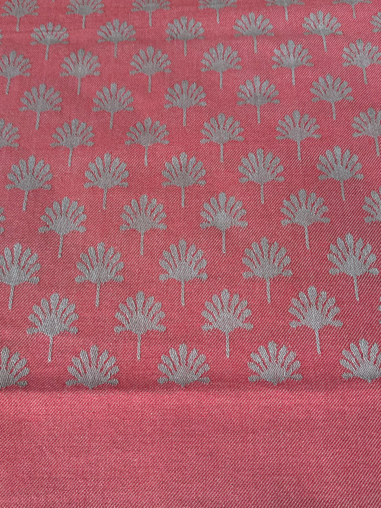 Elegant REVERSIBLE Bedspread with 2 Pillow Cases