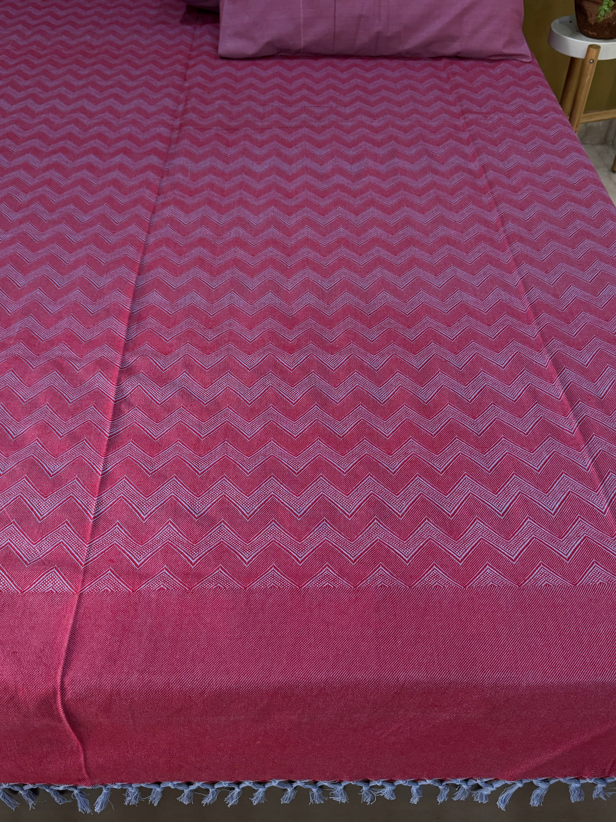 Chevron Design REVERSIBLE Bedspread with 2 Pillow Cases