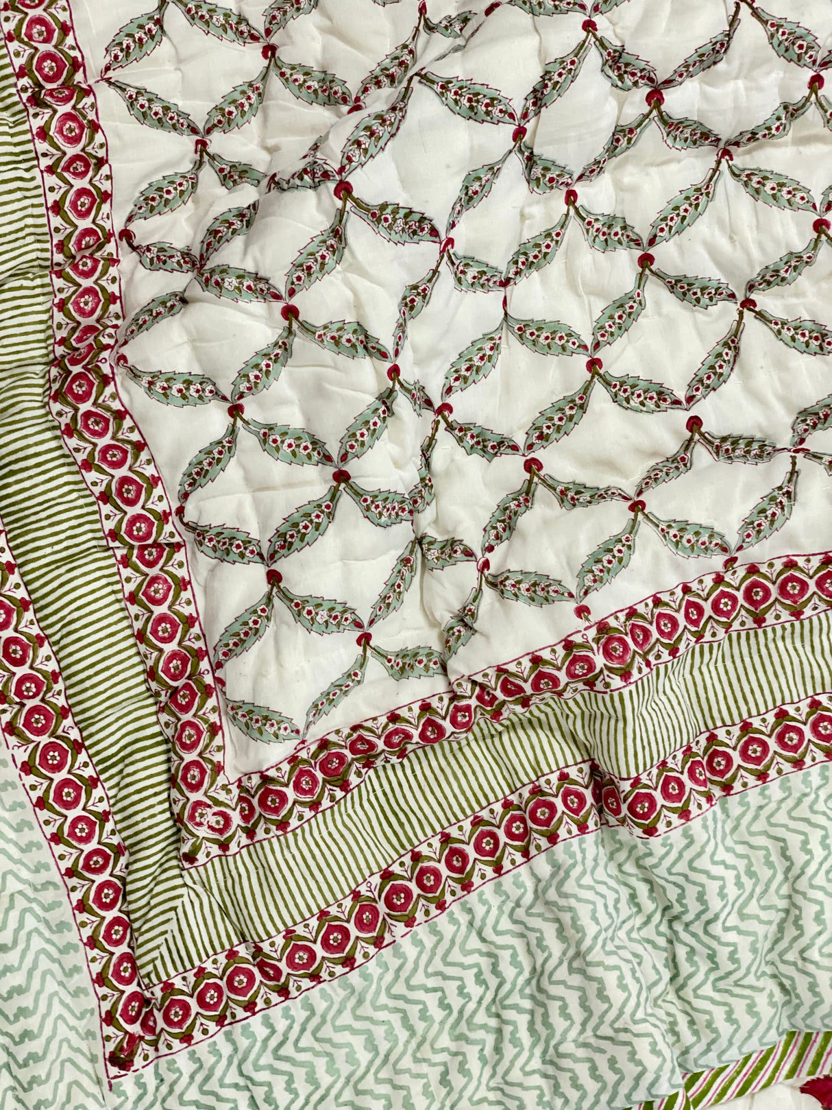 Elegant Blockprint Bedsheet & Quilt Set