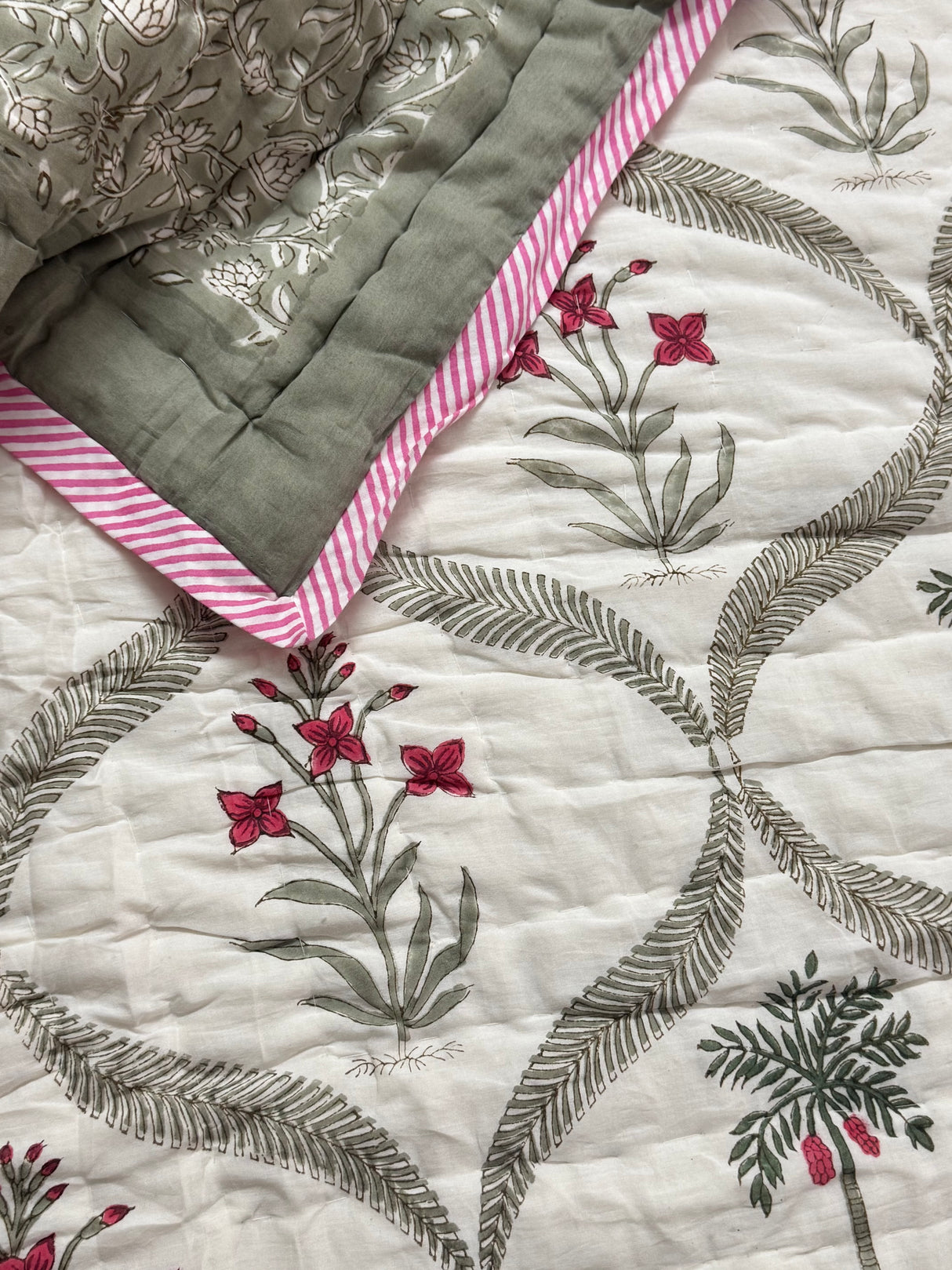 Blockprint Bedsheet & Quilt Set