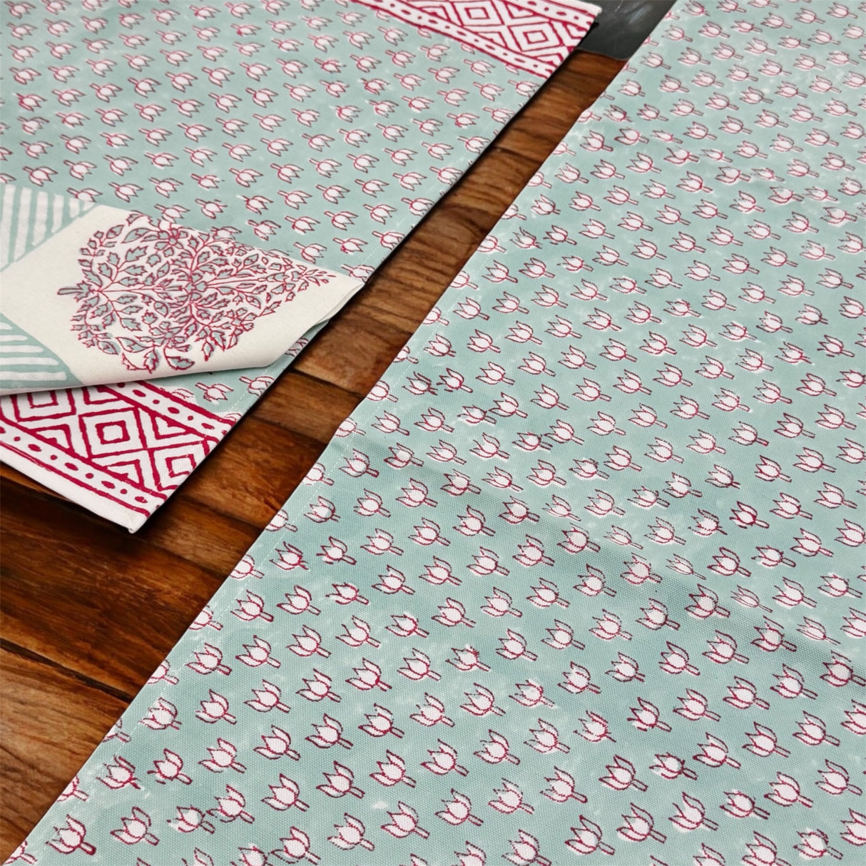 Blockprint Table Runner, Mats & Napkins Set- 6 Seater