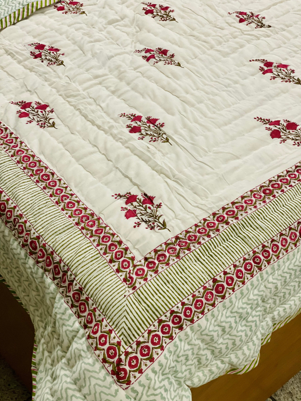 Elegant Blockprint Bedsheet & Quilt Set
