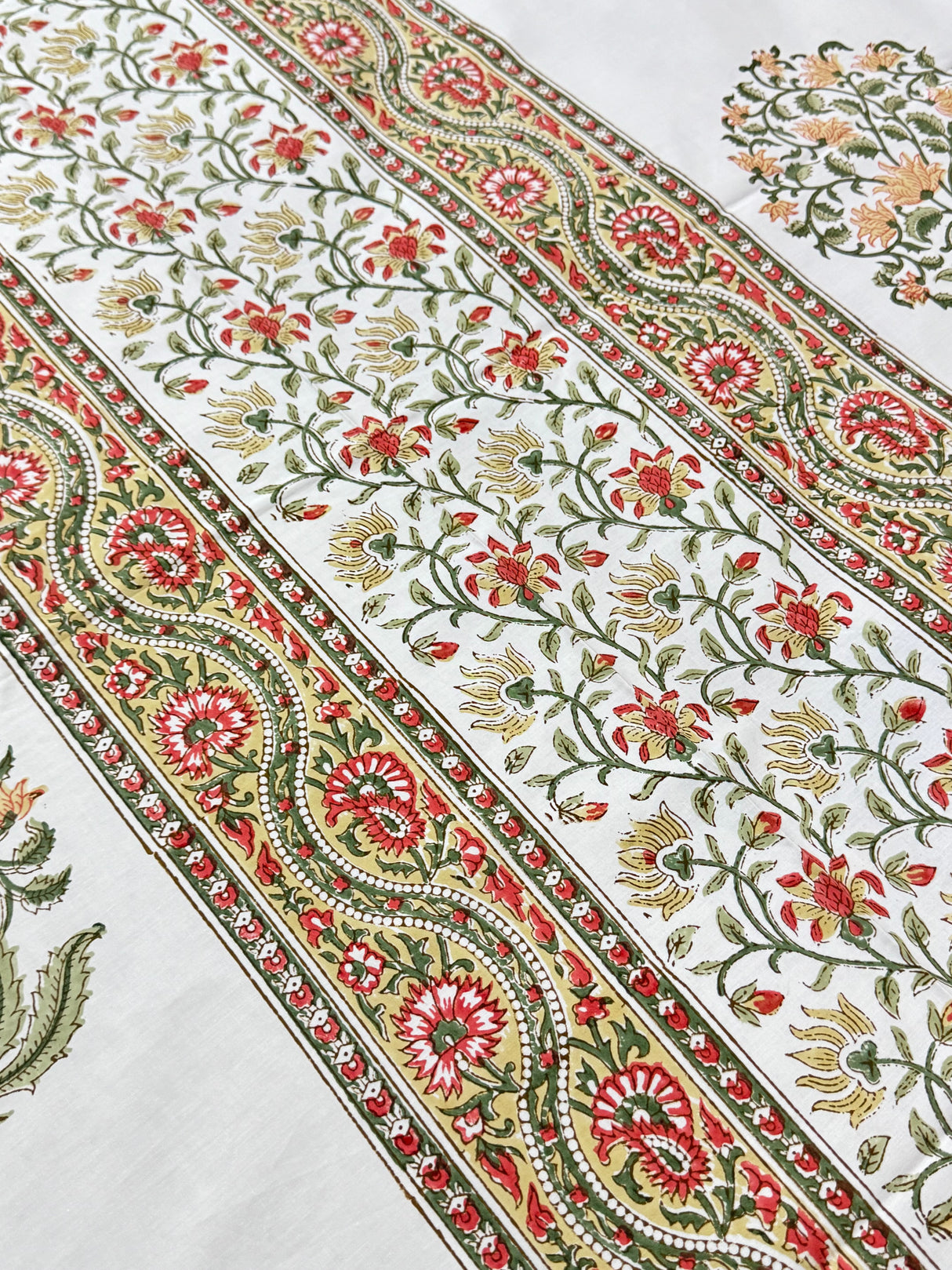 Blockprint Bedsheet & Quilt Set