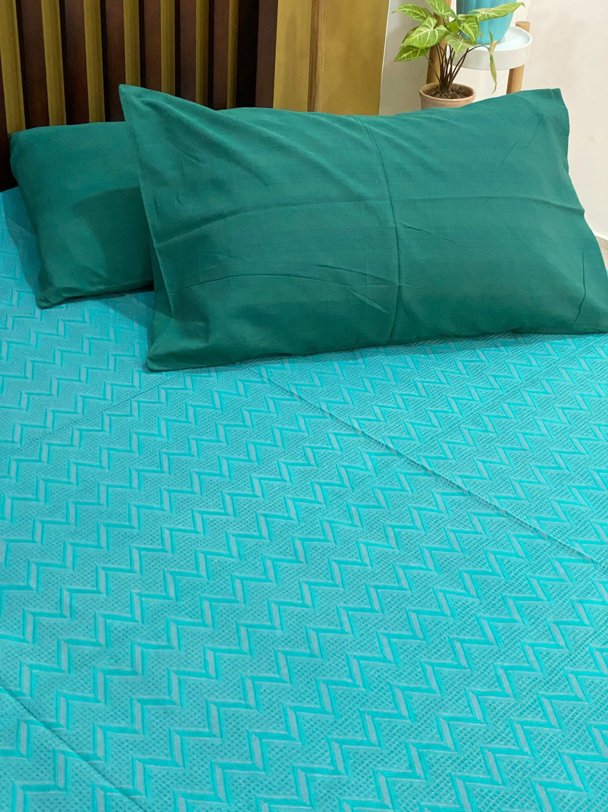 Pure Cotton REVERSIBLE Bedspread with 2 Pillow Cases