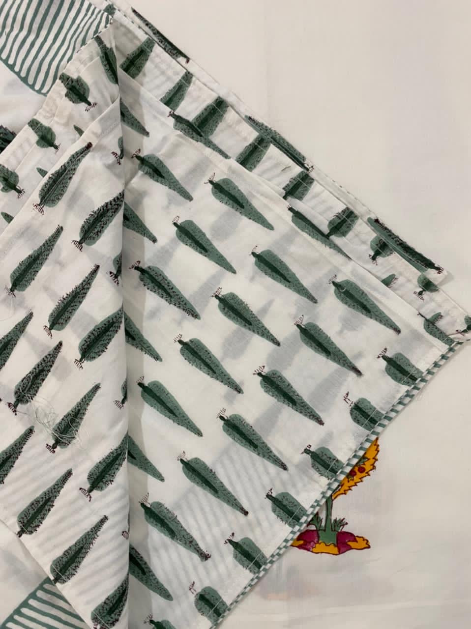 Minimal Tree Motif Cotton Bedsheet & Quilt Set