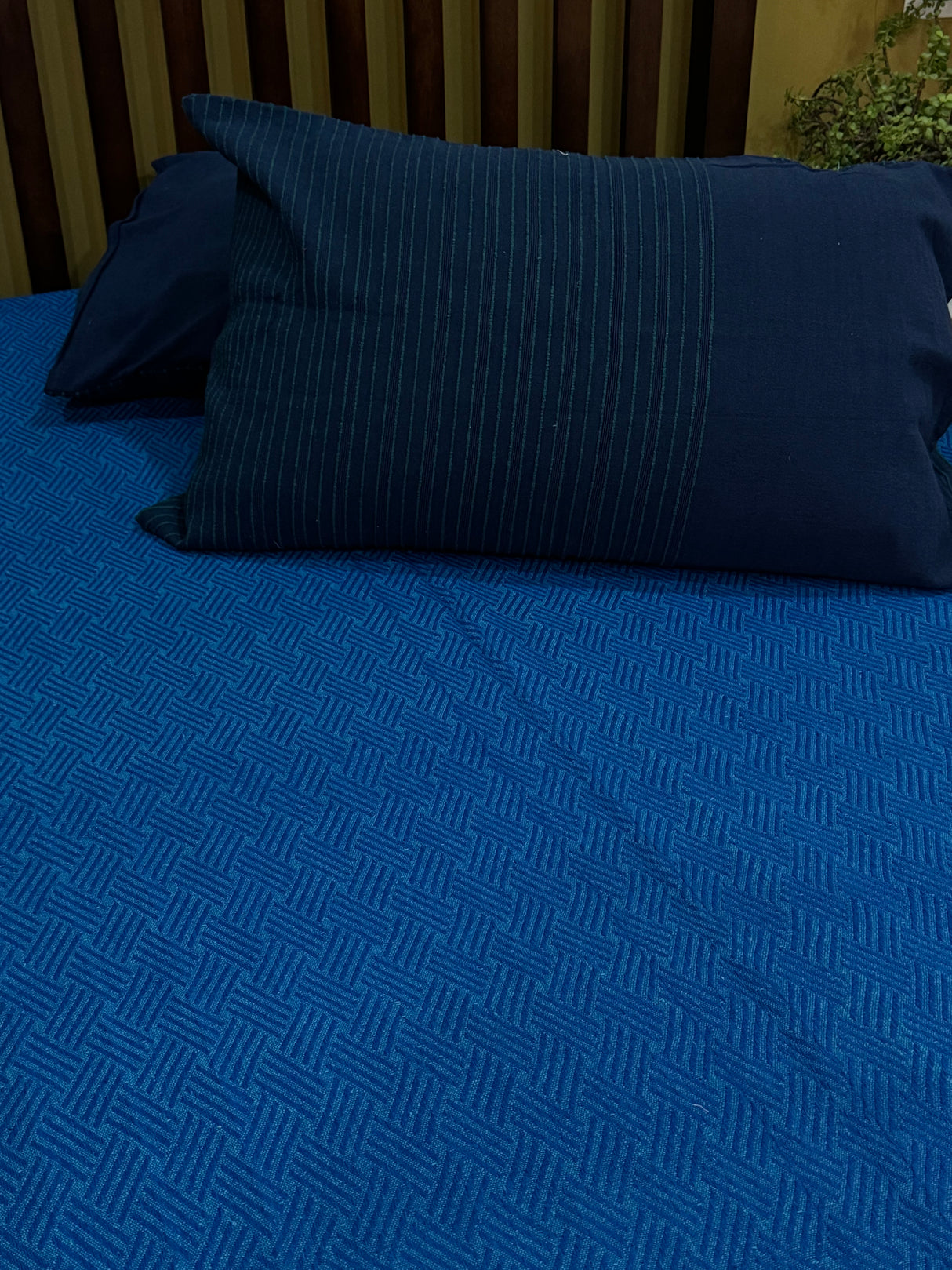 Pure Cotton REVERSIBLE Bedspread with 2 Pillow Cases