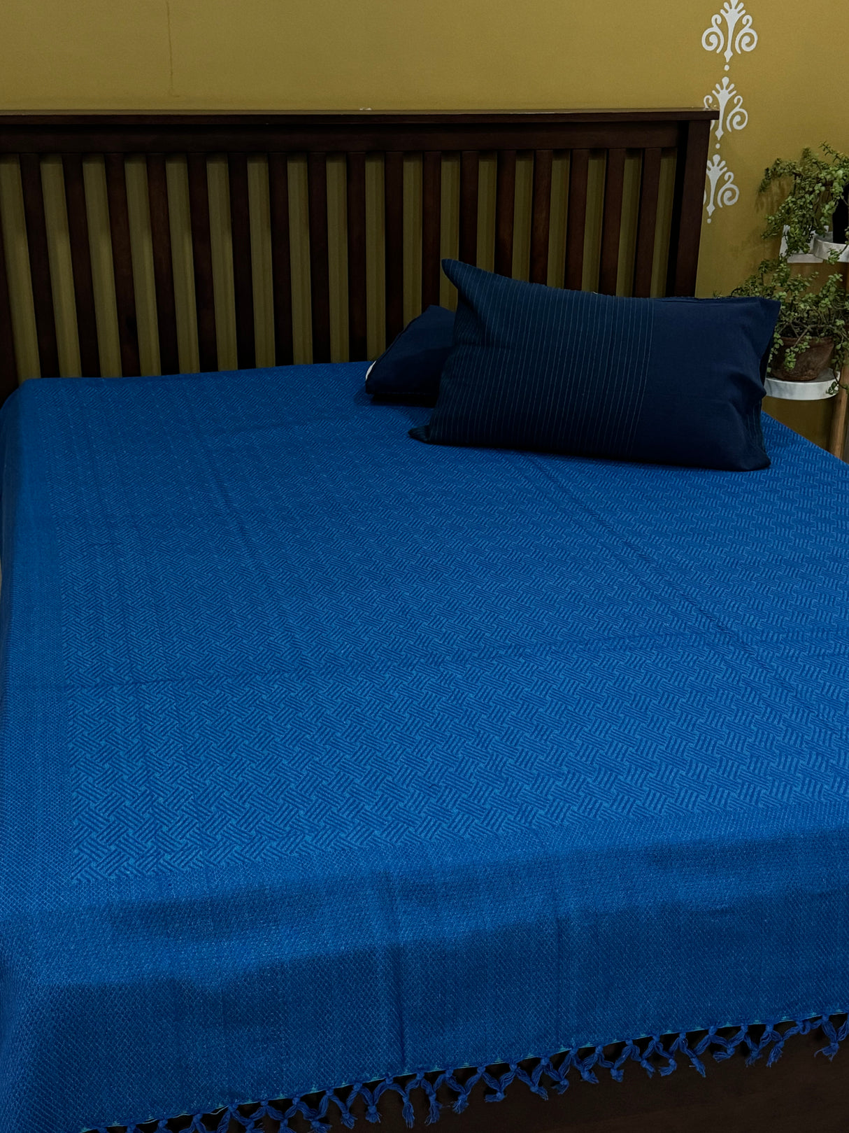 Pure Cotton REVERSIBLE Bedspread with 2 Pillow Cases