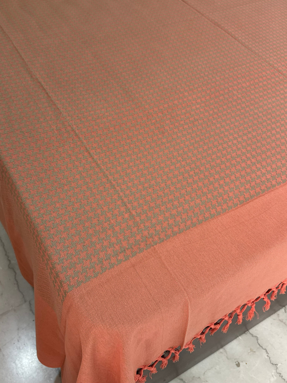 Peach Brown REVERSIBLE Bedspread with 2 Pillow Cases