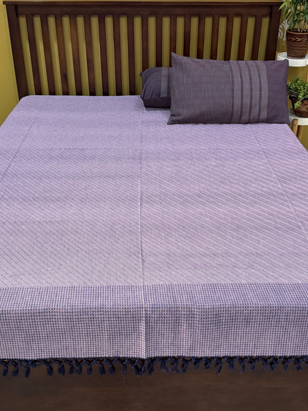 Elegant Mauve REVERSIBLE Bedspread with 2 Pillow Cases