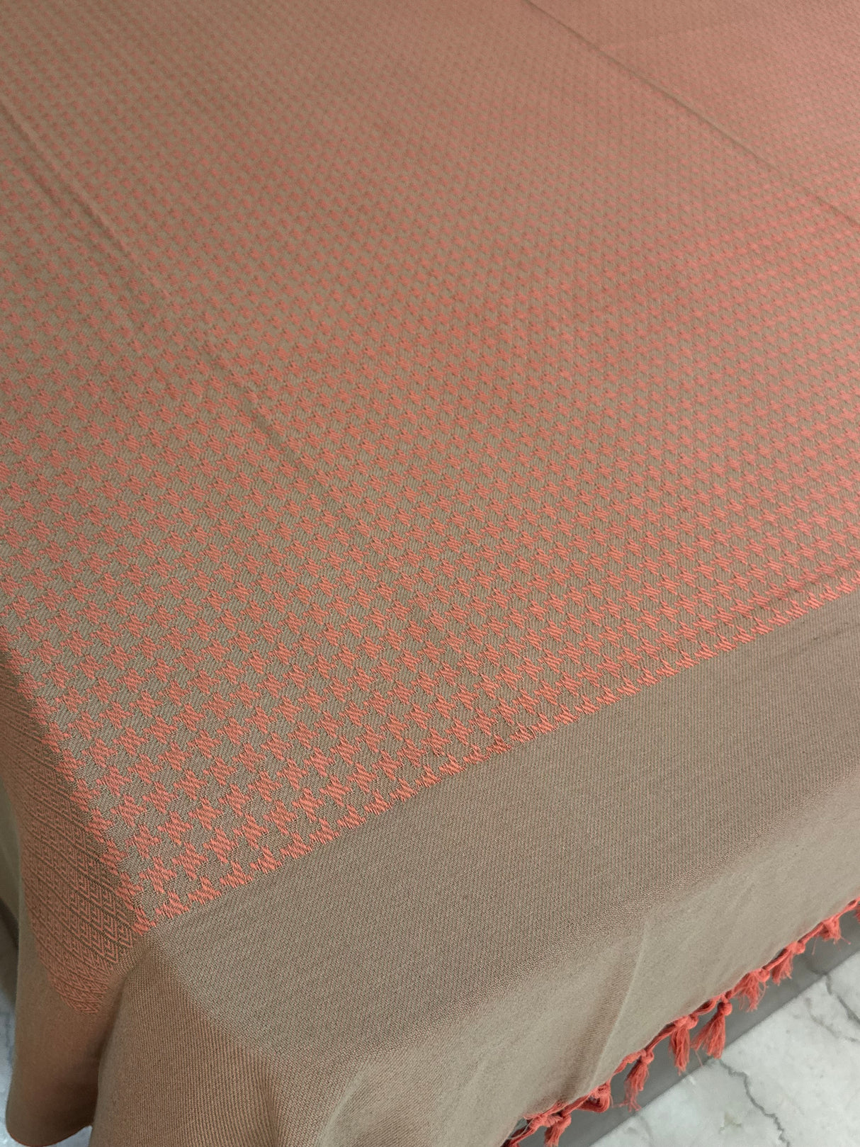 Peach Brown REVERSIBLE Bedspread with 2 Pillow Cases