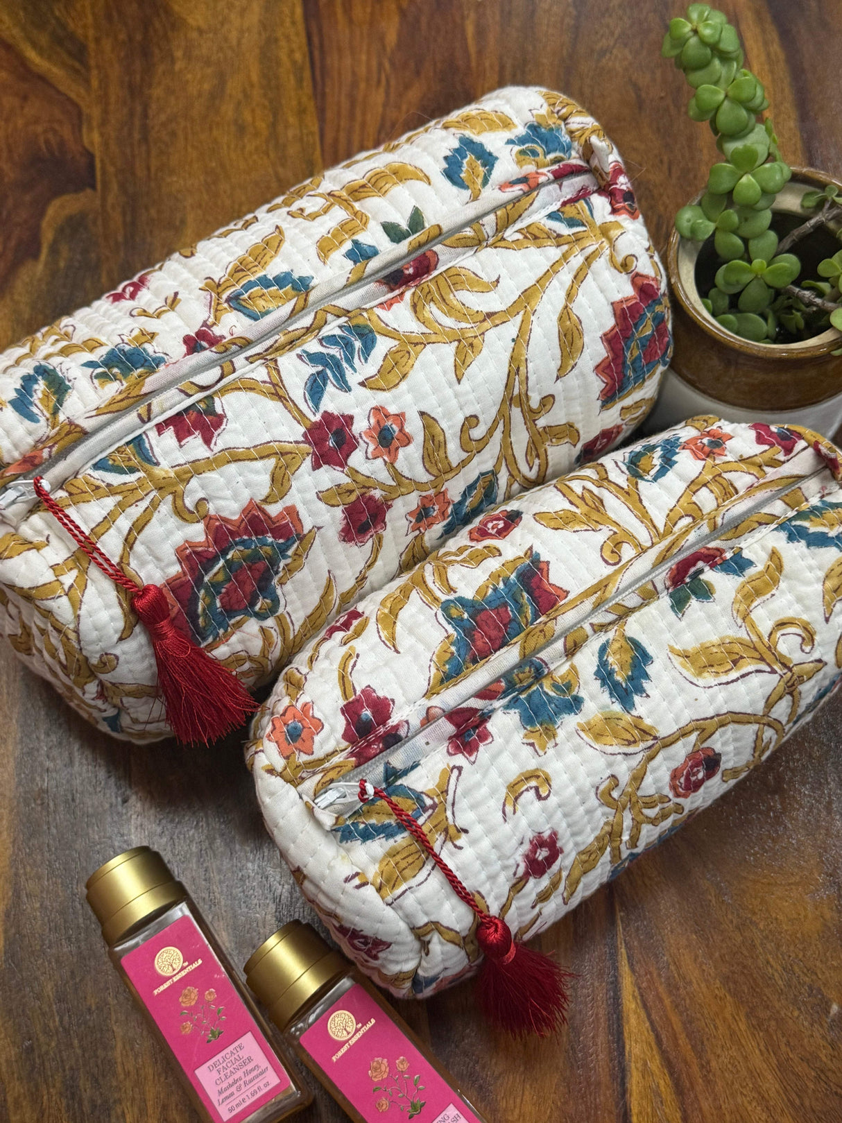 Set of 2 Multipurpose Pouches (medium and small)