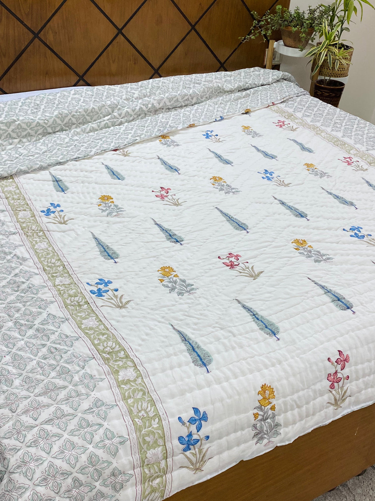 Blockprint Mulmul Reversible Quilt