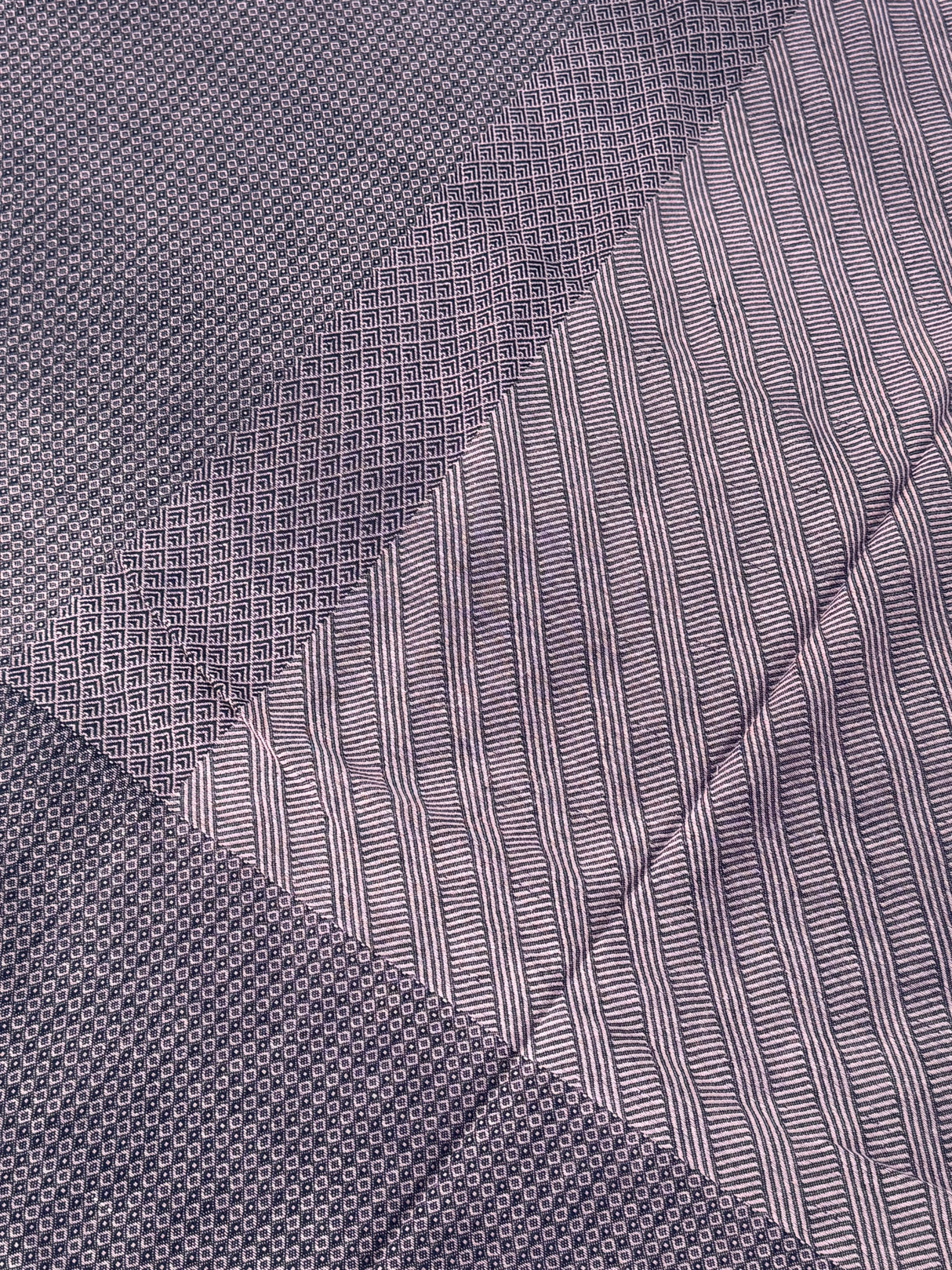 Elegant Mauve REVERSIBLE Bedspread with 2 Pillow Cases