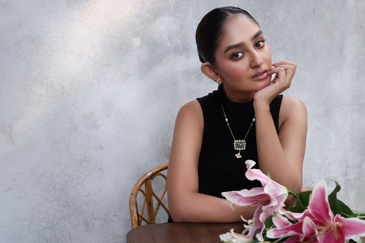 Light of the Earth - Exquisite 925 Silver Pendant Set with Mossianite Polki and Green Aventurine