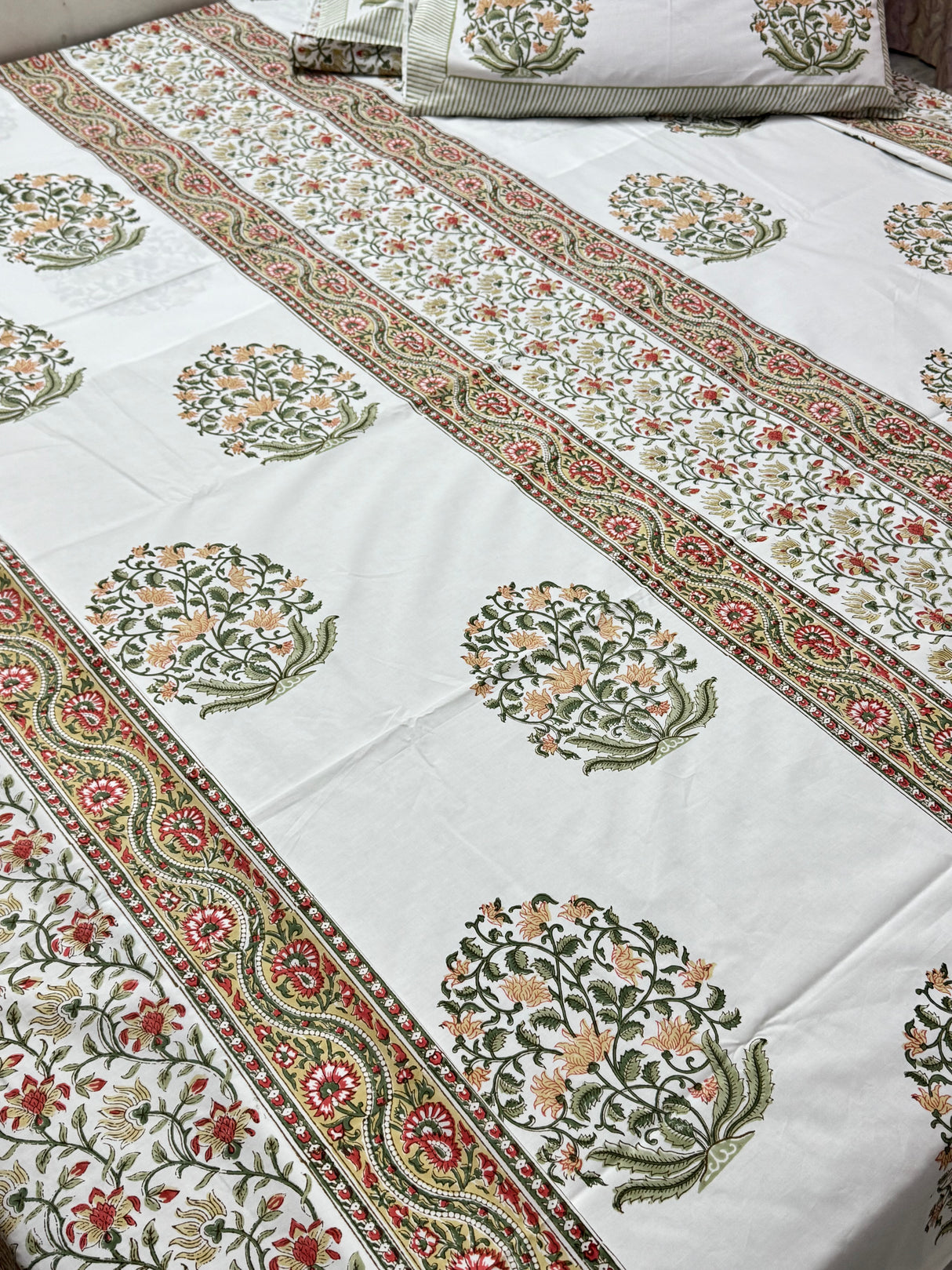 Blockprint Bedsheet & Quilt Set