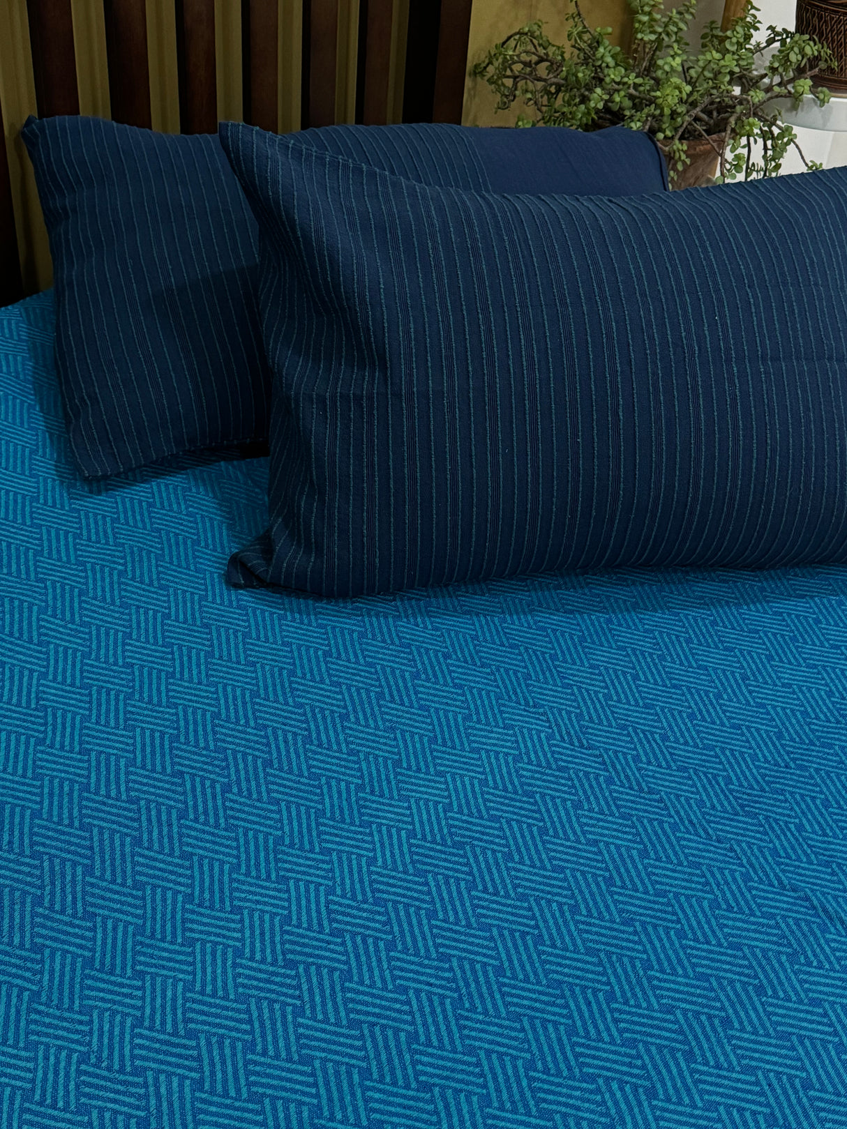 Pure Cotton REVERSIBLE Bedspread with 2 Pillow Cases