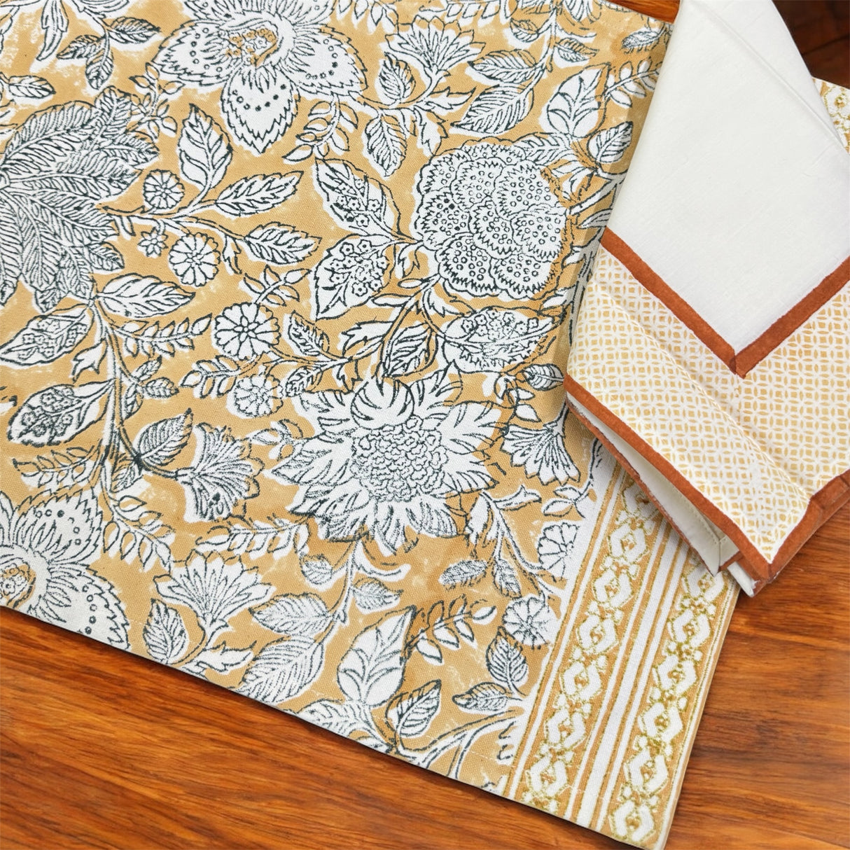Blockprint Table Runner, Mat & Napkin Set- 6 Seater