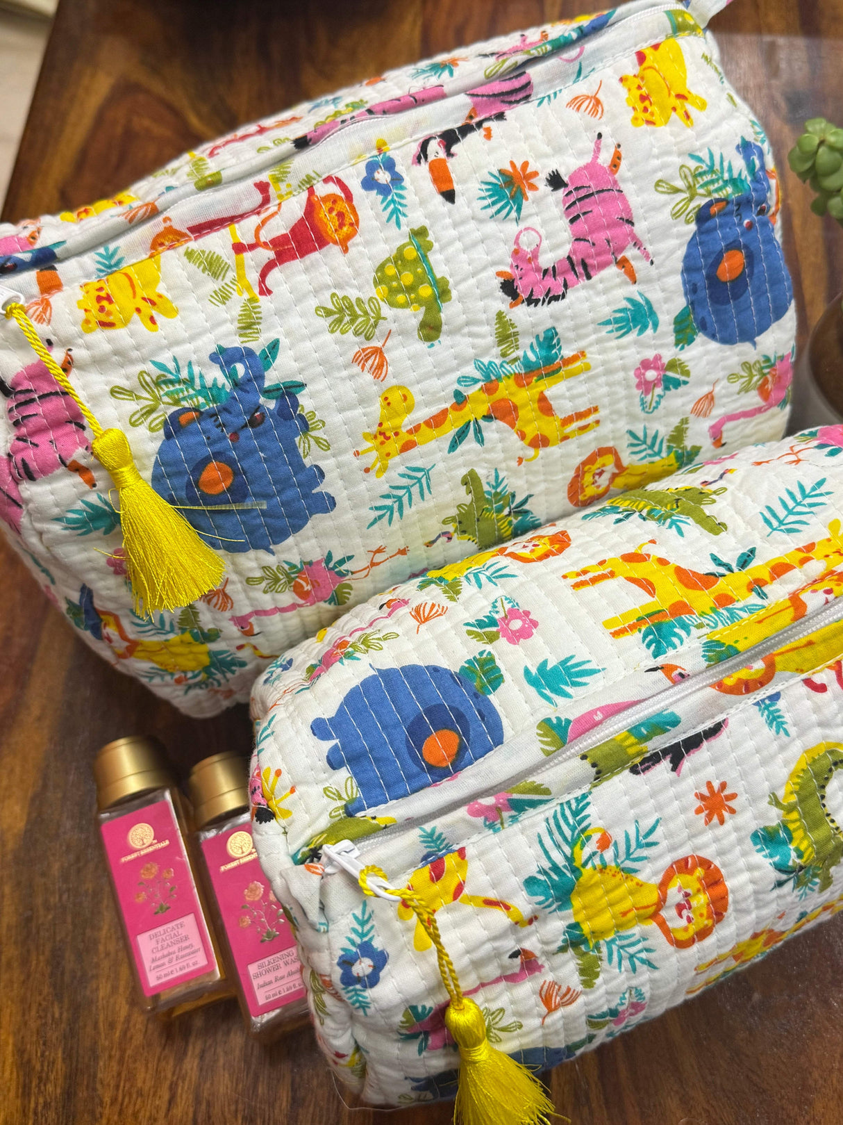 Set of 2 Multipurpose Pouches (large and medium)