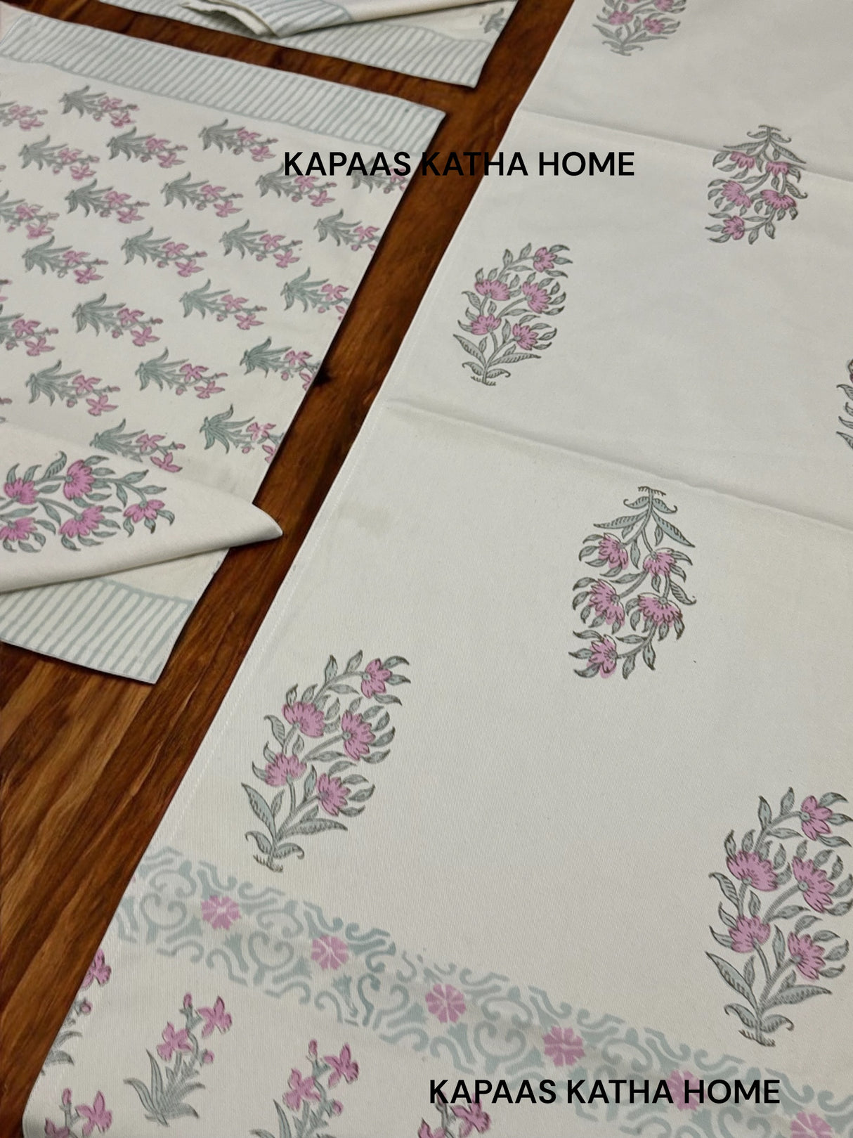 Blockprint Table Runner, Mat & Napkin Set- 6 Seater