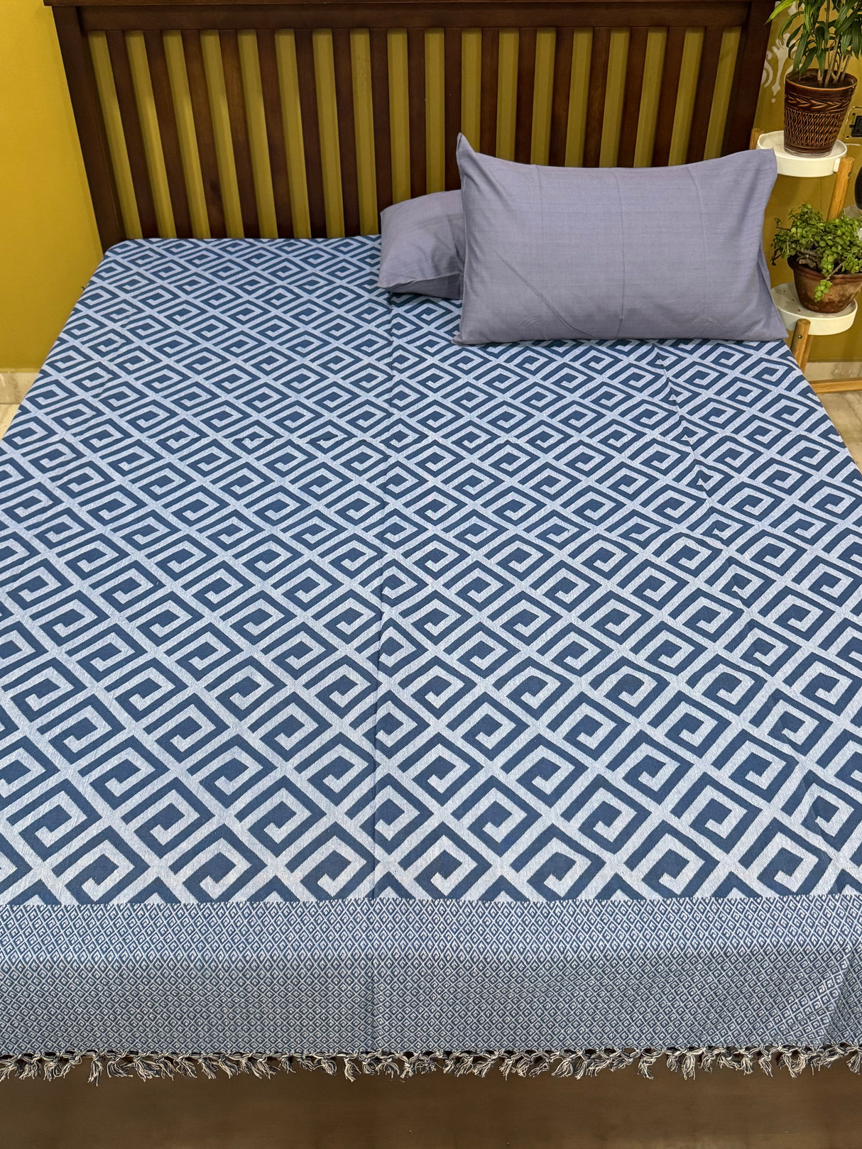 Blue Grey Geometrical Bedspread with 2 Pillow Cases
