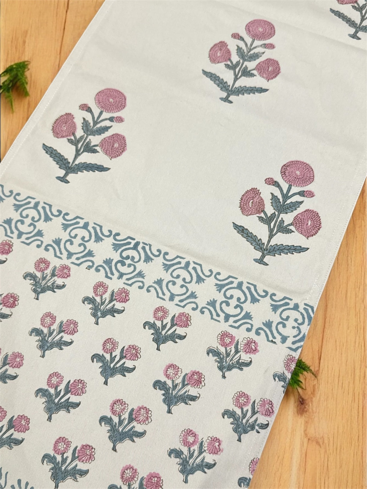 Blockprint Table Runner, Mat & Napkin Set- 6 Seater