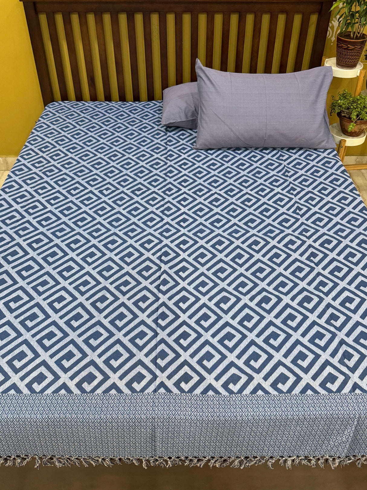 Blue Grey Geometrical Bedspread with 2 Pillow Cases