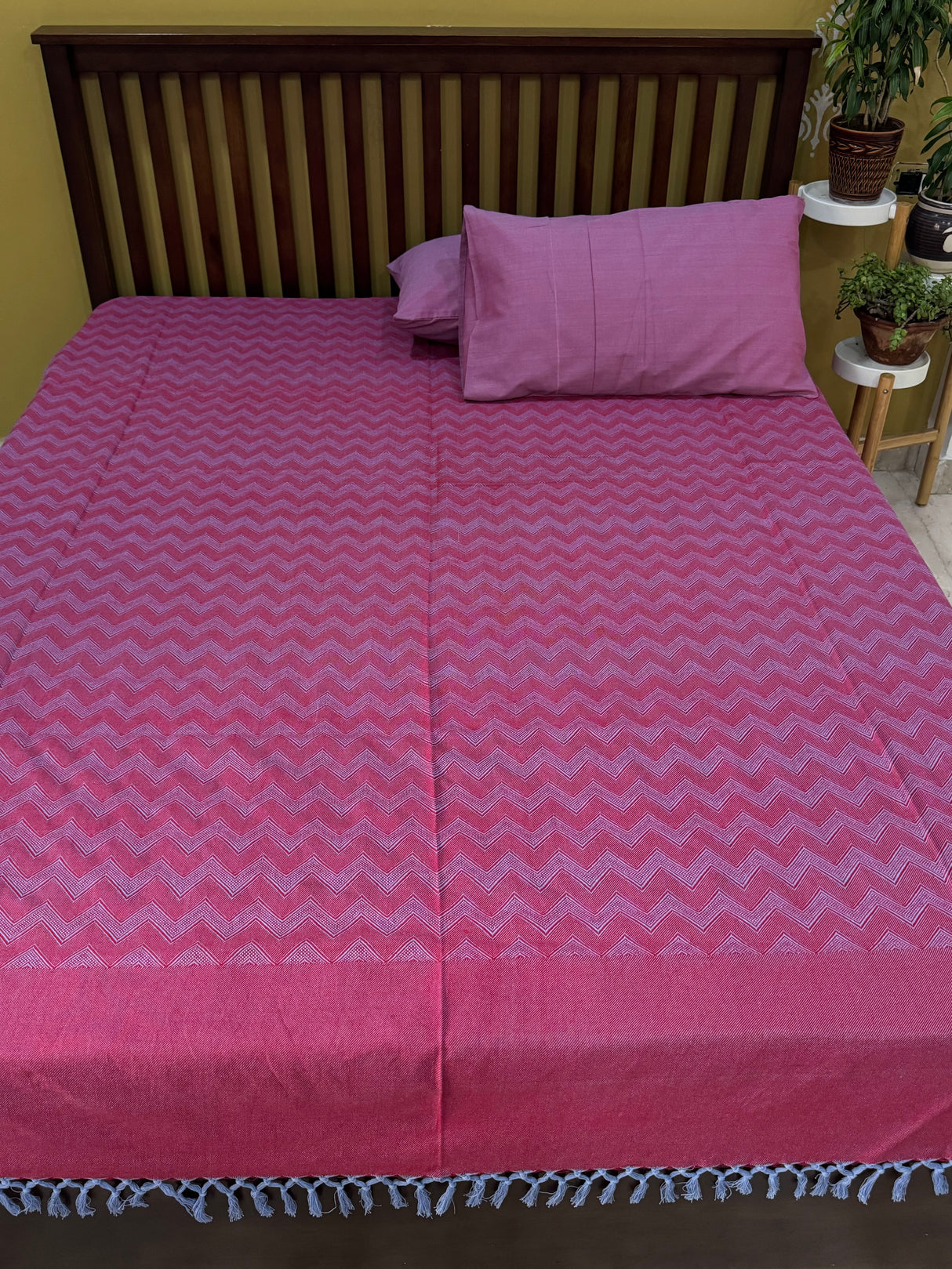 Chevron Design REVERSIBLE Bedspread with 2 Pillow Cases