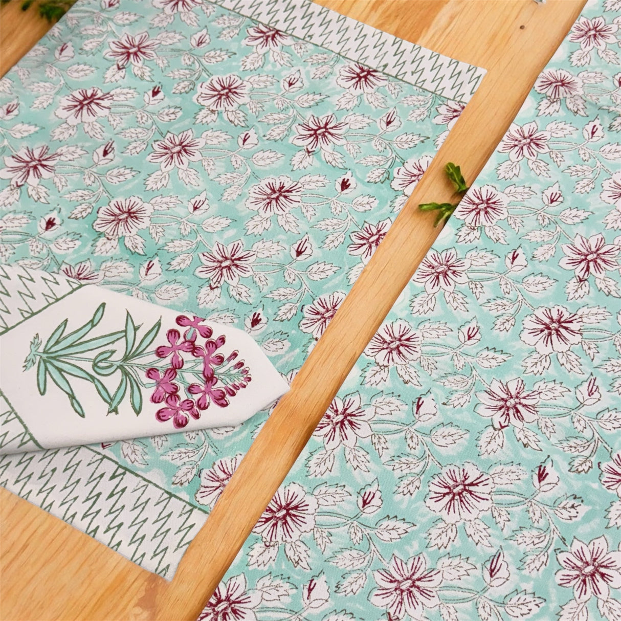 Blockprint Table Runner, Mat & Napkin Set- 6 Seater