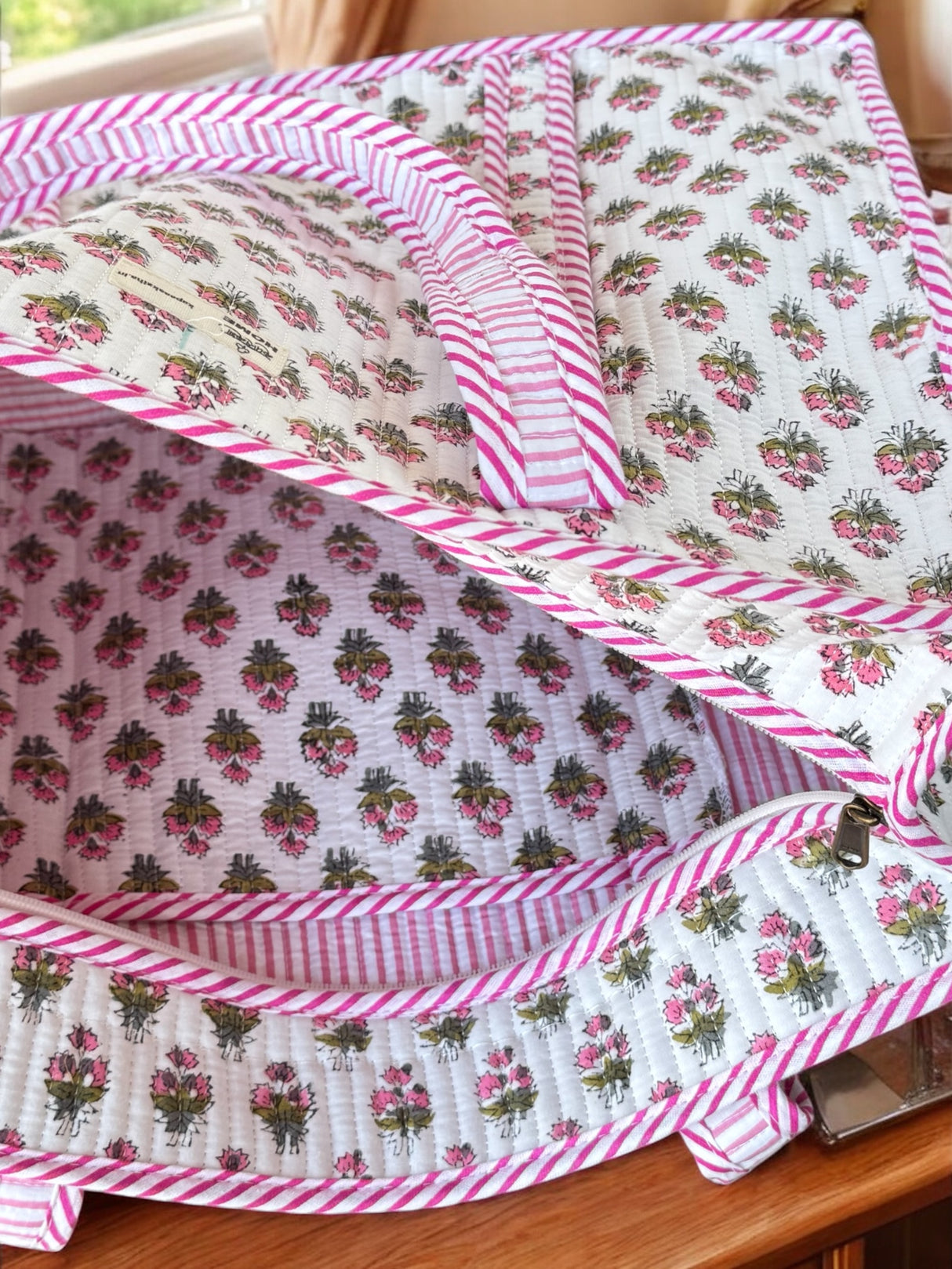 Pink Flowers Tote Bag (with Zip Closure)