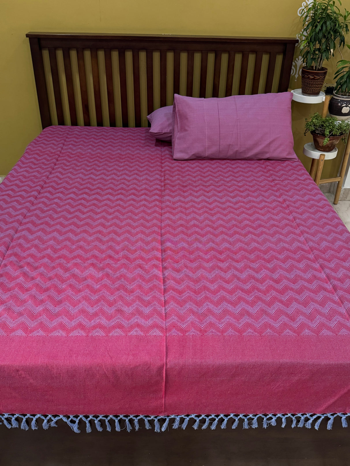 Chevron Design REVERSIBLE Bedspread with 2 Pillow Cases