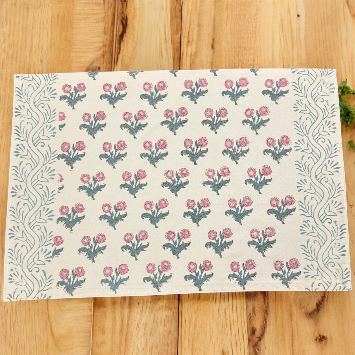 Blockprint Table Runner, Mat & Napkin Set- 6 Seater