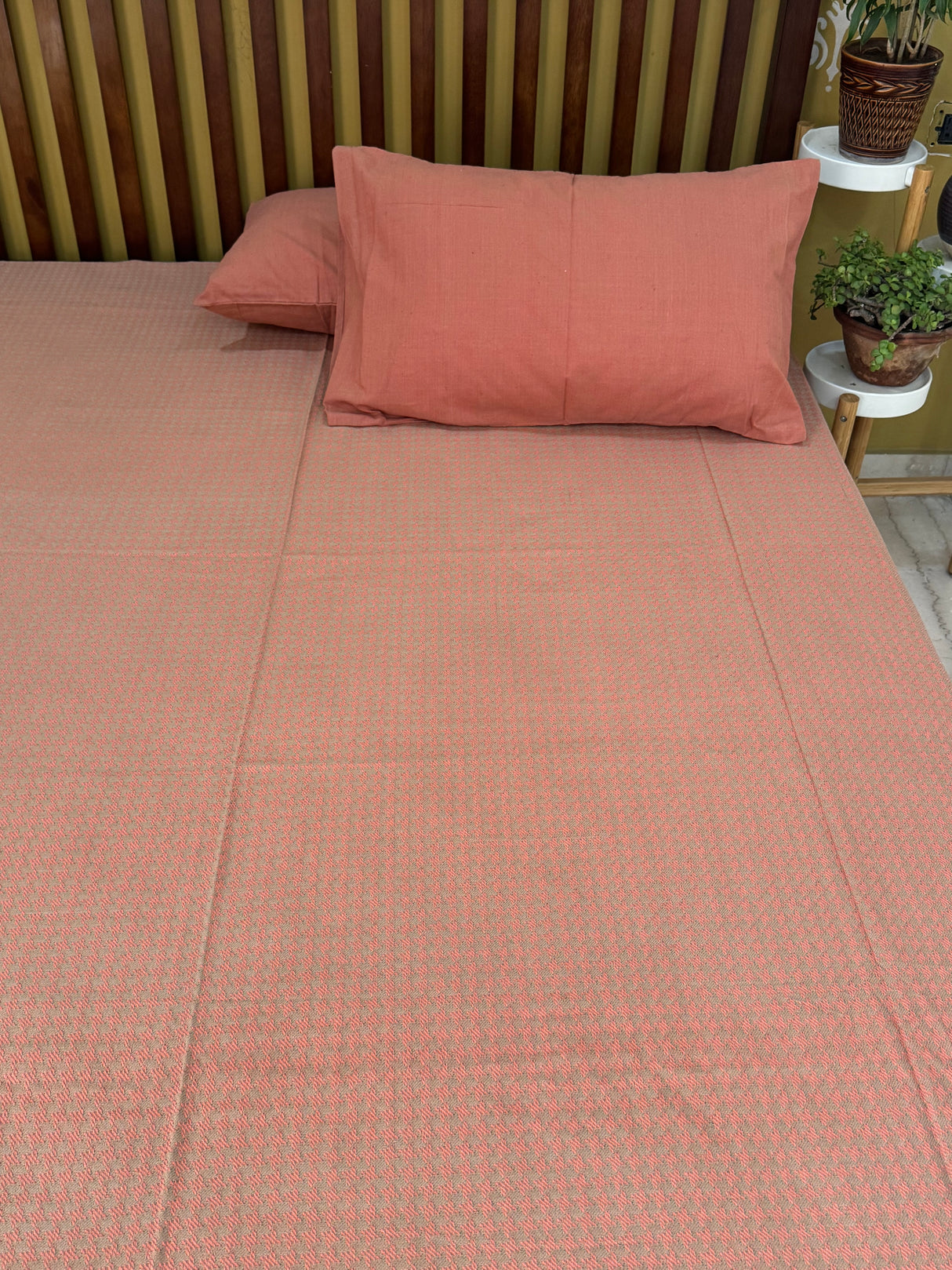 Peach Brown REVERSIBLE Bedspread with 2 Pillow Cases