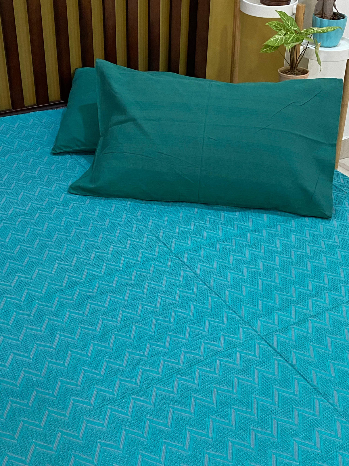 Pure Cotton REVERSIBLE Bedspread with 2 Pillow Cases