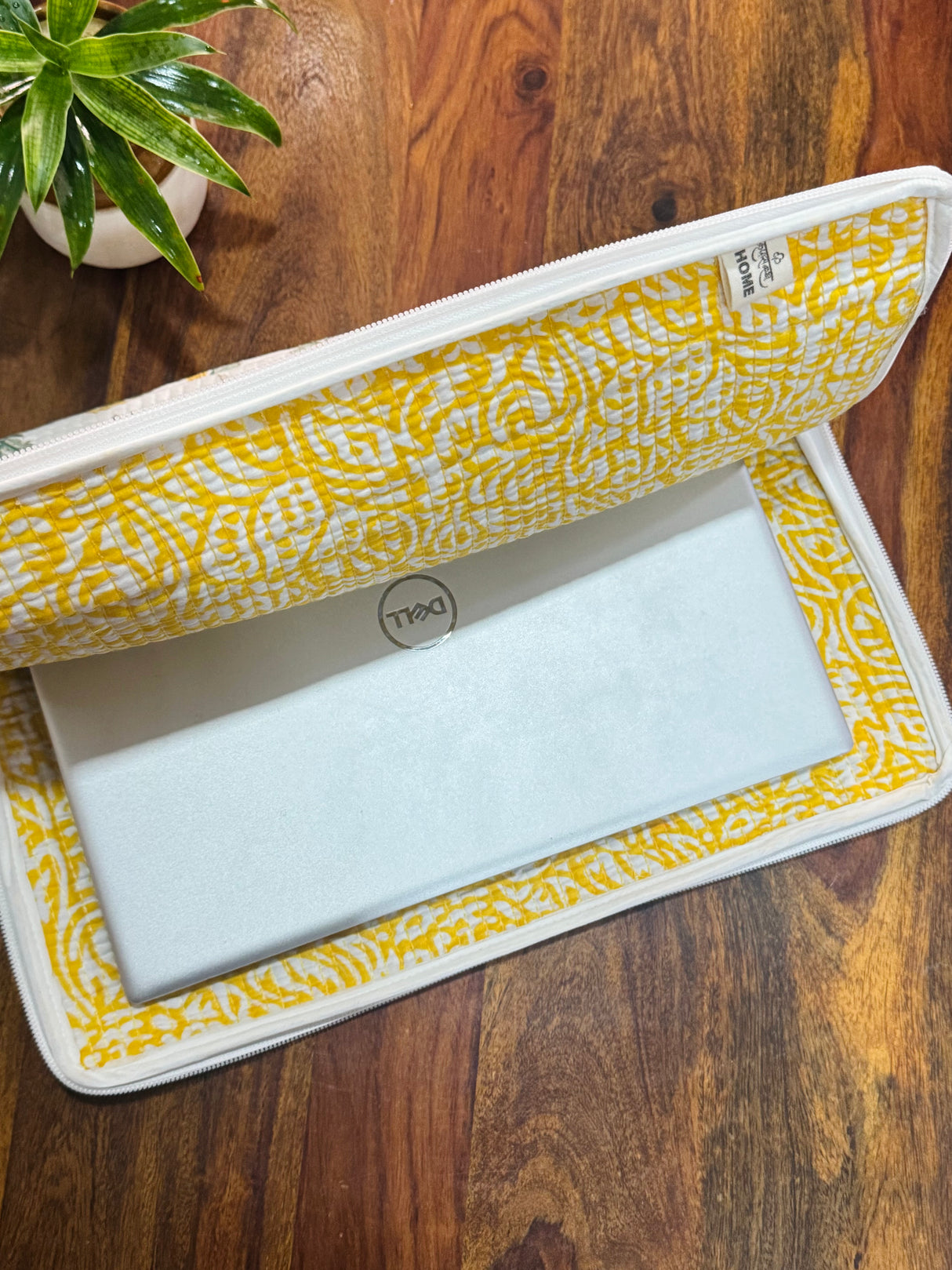 Elegant Floral Quilted Laptop Sleeve Without Handle