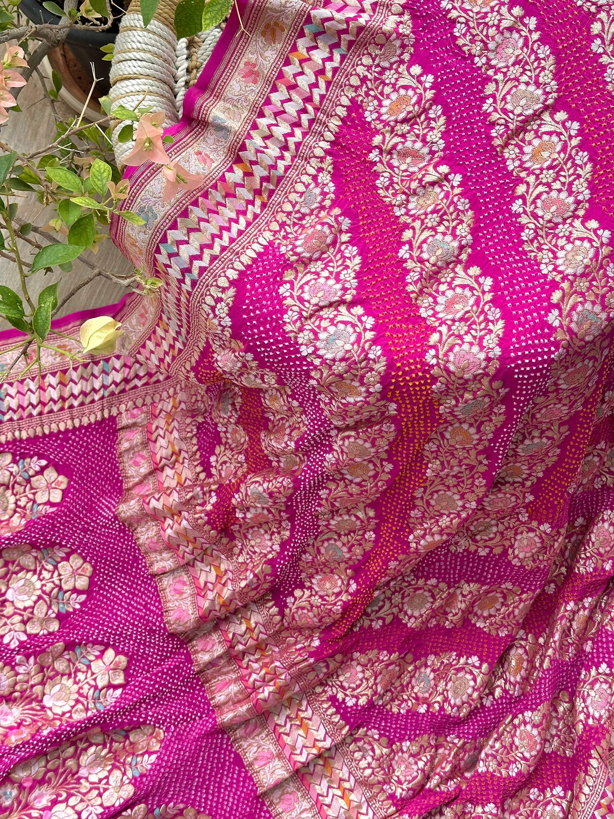 Floral Pink Exclusive Handloom Pure Banarsi Georgette Bandhani Saree