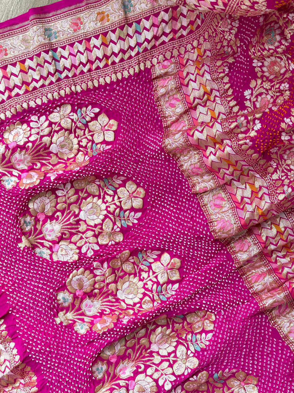 Floral Pink Exclusive Handloom Pure Banarsi Georgette Bandhani Saree