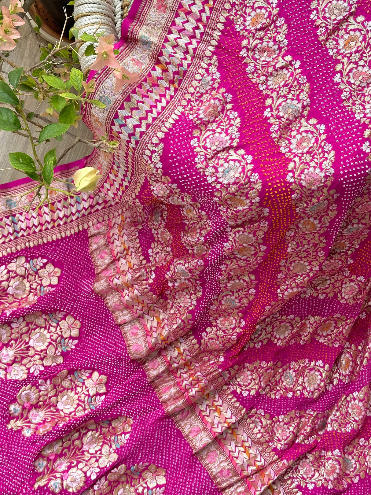 Floral Pink Exclusive Handloom Pure Banarsi Georgette Bandhani Saree