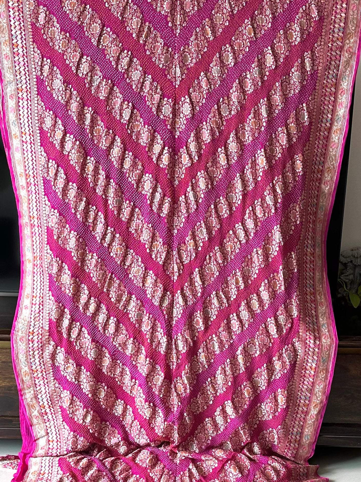 Floral Pink Exclusive Handloom Pure Banarsi Georgette Bandhani Saree