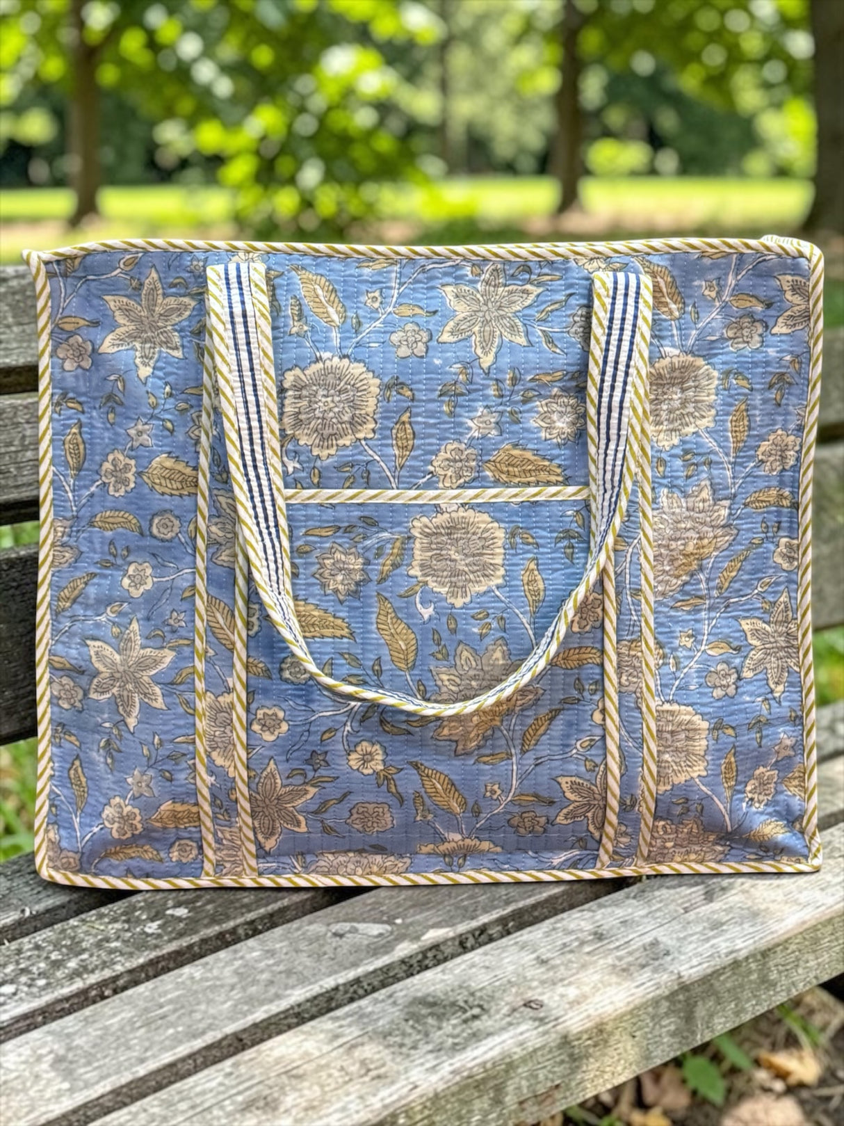 zip-closure-floral-block-print-tote-bag