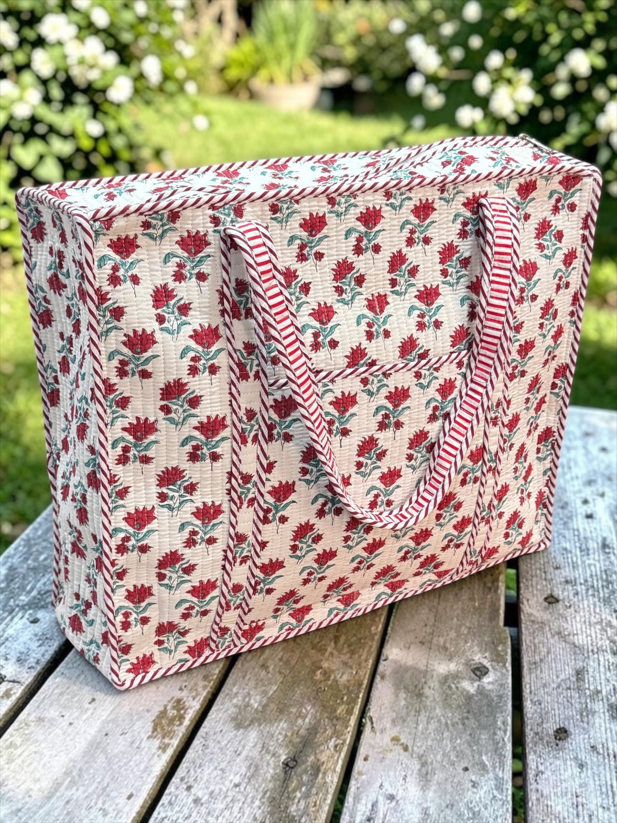 lightweight-handcrafted-tote-bag-easy-carry