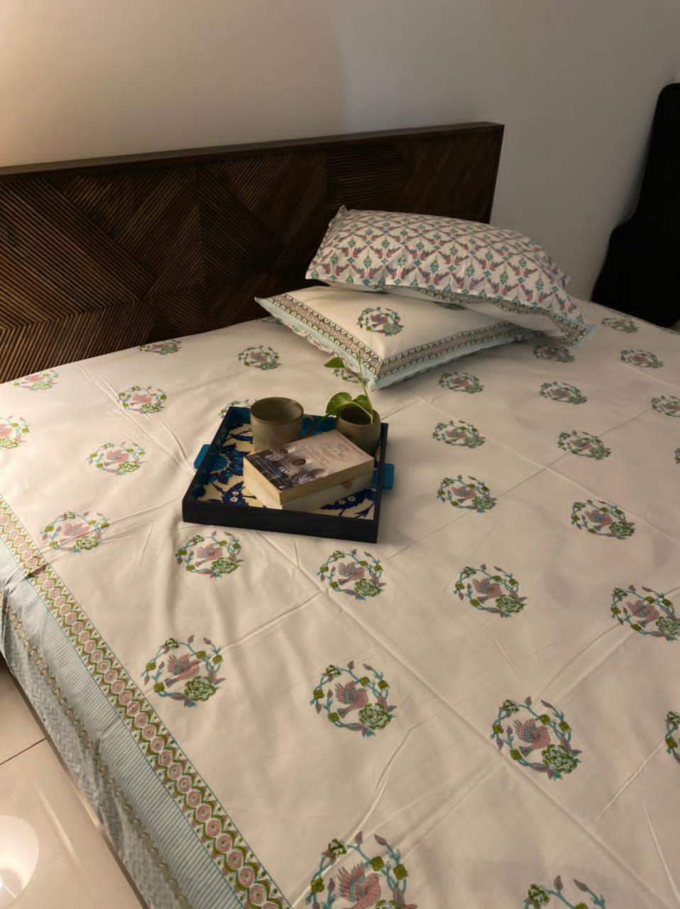 Pink and green percale cotton bedsheet in flat and elastic fitted styles