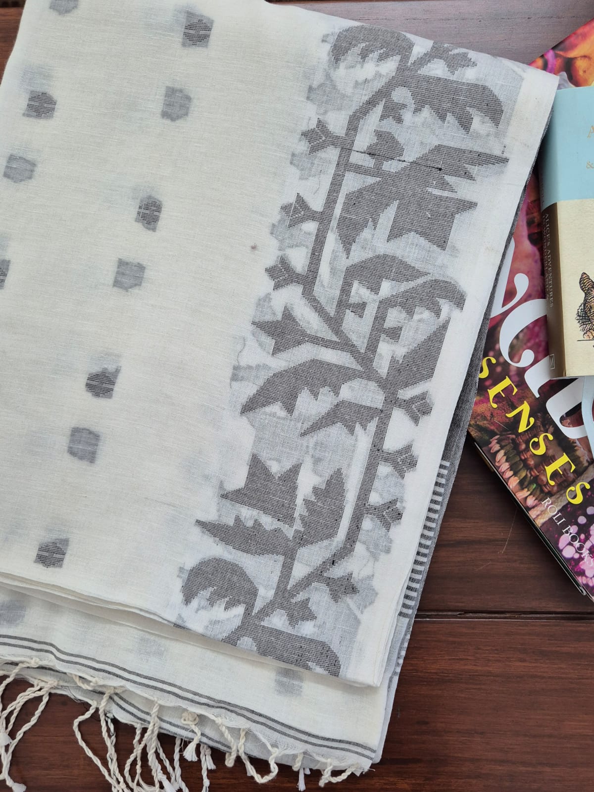 Elegant Mulmul Cotton Saree made on Jacquard Loom in White and Dark Grey Colour