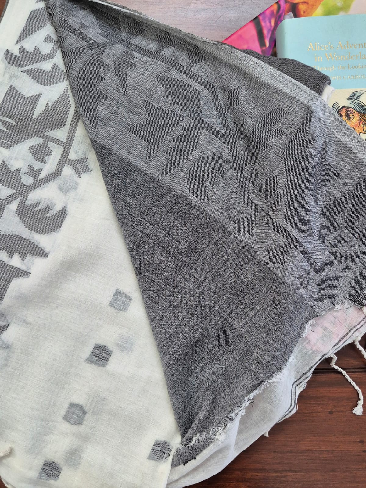 Elegant Mulmul Cotton Saree made on Jacquard Loom in White and Dark Grey Colour